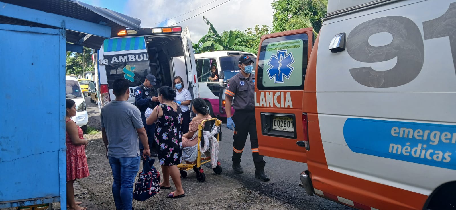 Unidades policiales asisten a una mujer en labores de parto en San Miguelito 