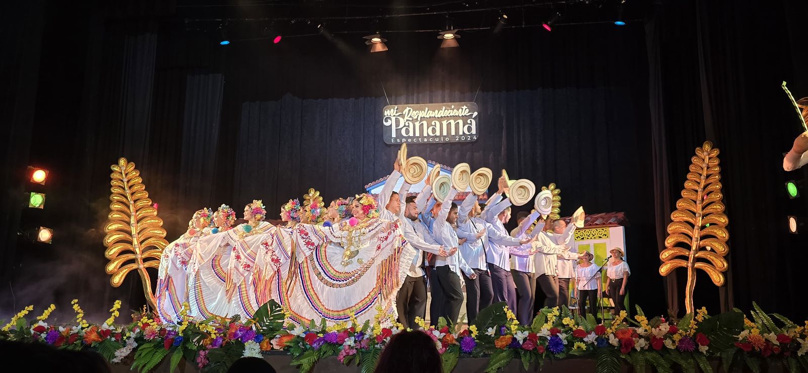 ¡Una velada espectacular! Ritmos y Tradiciones hizo vibrar el Teatro Balboa 