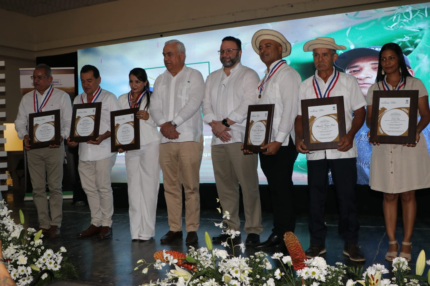 Realizan reconocimientos en el Día del Productor y del Profesional de las Ciencias Agropecuarias 