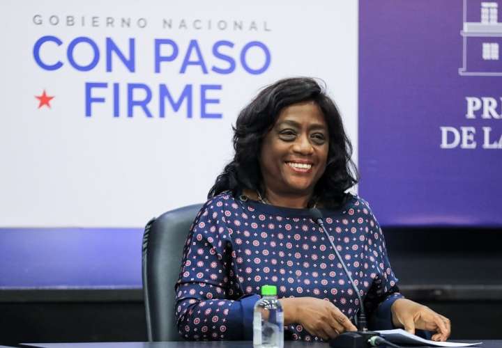 Ministra de Educación recalca que 'su administración no persigue a nadie' 