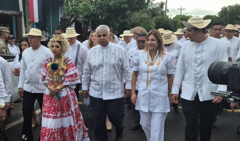 Celebración del 10 de noviembre en La Villa de Los Santos con actos protocolares y  desfile 