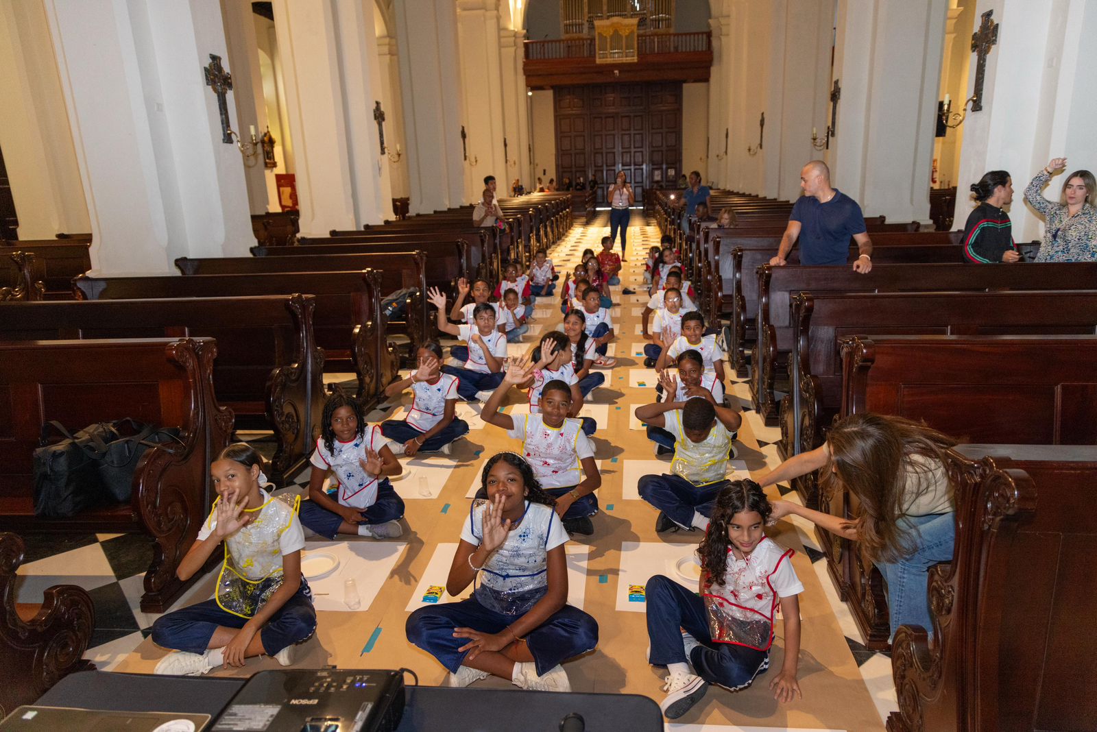 ¡Amor por la patria! Ochenta niños destacan en taller de arte y patriotismo 