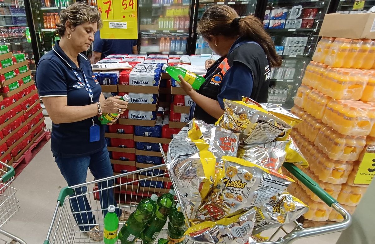 Acodeco decomisó 3,994 productos expirados en segunda fase de operativo navideño 