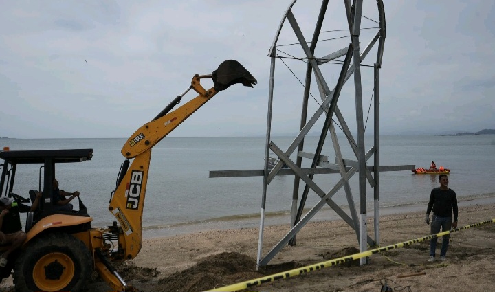 Remueven estructuras en playa de Arraiján 