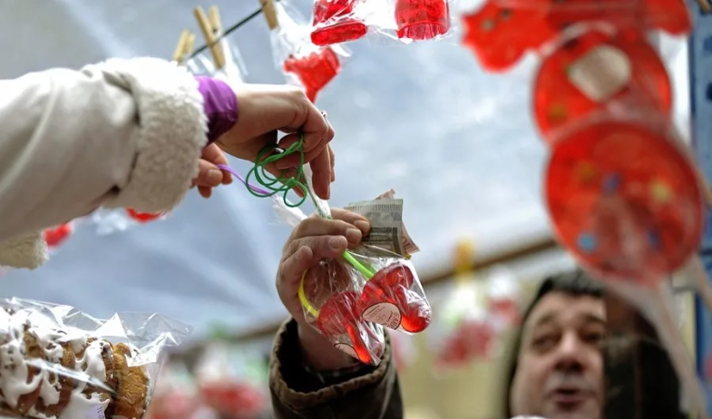 EE. UU. restringe el uso del colorante rojo nº 3, presente en bebidas y dulces 