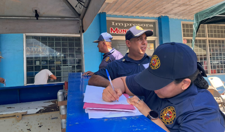 Bomberos aseguran la ruta del Desfile de Las Mil Polleras tras detectar irregularidades 