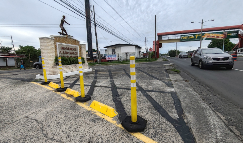 Comerciantes y residentes de San Carlos piden la apertura del acceso al centro del distrito  