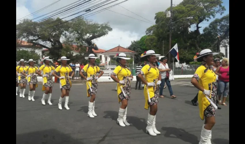 Centros educativos de Coclé celebran el 3 de Noviembre.