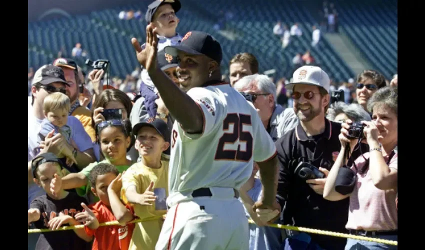 Barry Bonds  completó su carrera de 22 temporadas en 2007, totalizando 762 jonrones. Foto: AP