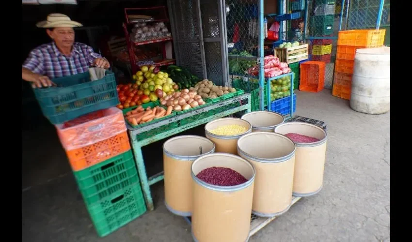 Hay de todo para comprar y bastantes precios bajos.  Roberto Barrios 