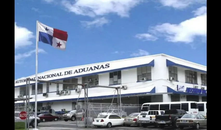 Aduanas asegura que estarán en puertos, muelles y aeropuertos para velar por la seguridad. FOTO: CORTESÍA