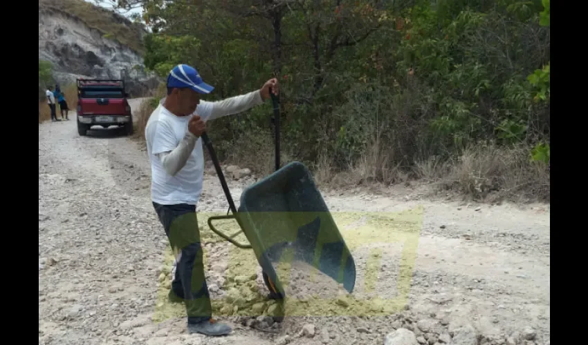 Reparación de calle en Antón.