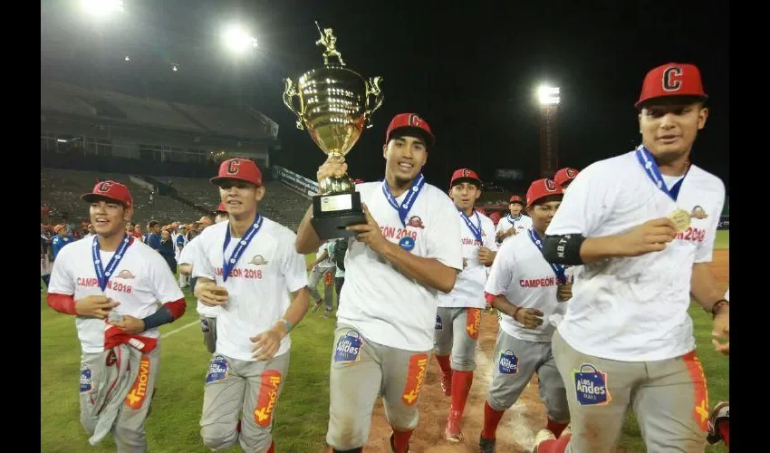 Coclé celebró en el estadio Rommel Fernández.