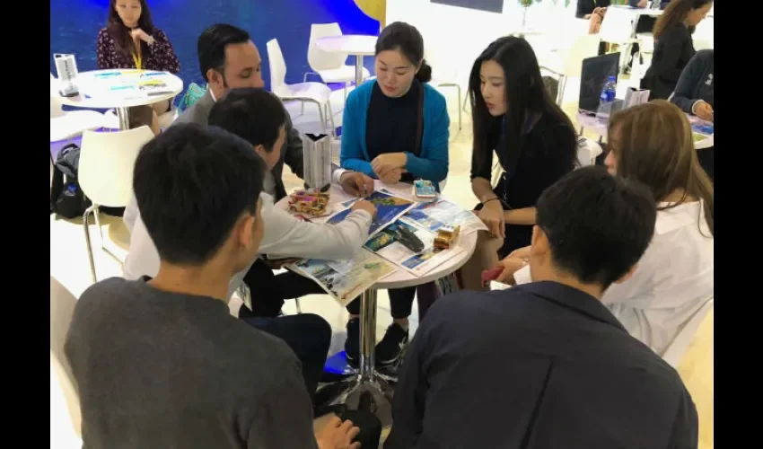 Foto ilustrativa del stand de Panamá en la feria internacional de viajes en China. 