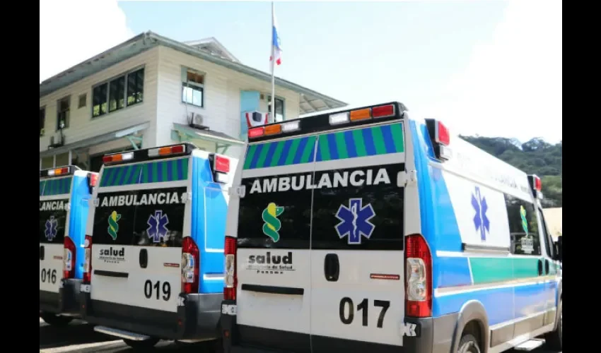 Los conductores piden a los conductores de los autos particulares, comerciales y de transporte público ceder el paso a estos equipos cuando van de apuro. Foto: Cortesía