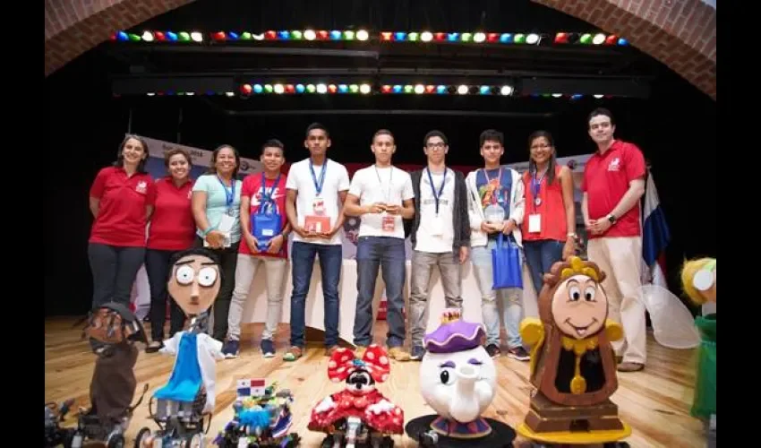 Los chicos del interior del país arrasaron en el RoboCup Junior Panamá 2018. Foto: Cortesía