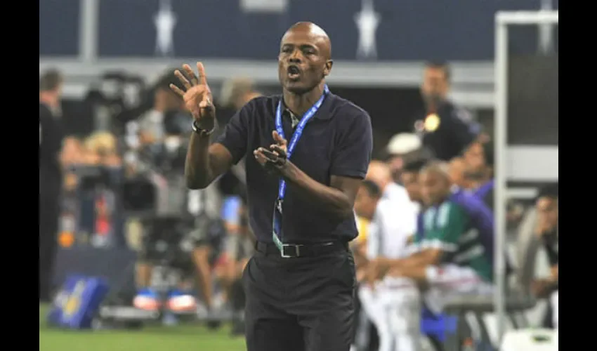 El entrenador panameño Julio Dely Valdés.