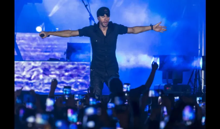 Enrique Iglesias. 