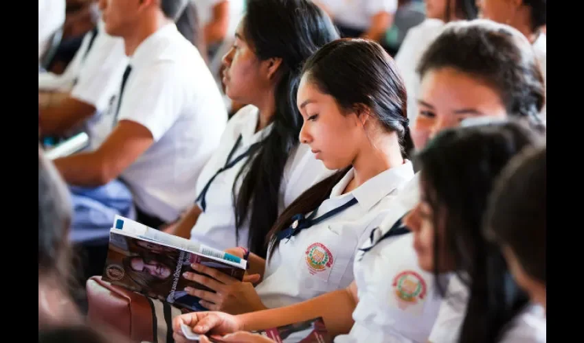 Estudiantes graduandos ven  una gran oportunidad con el POVE. Foto: Cortesía