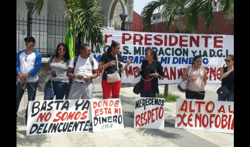 Protesta en  Basílica Menor Don Bosco.