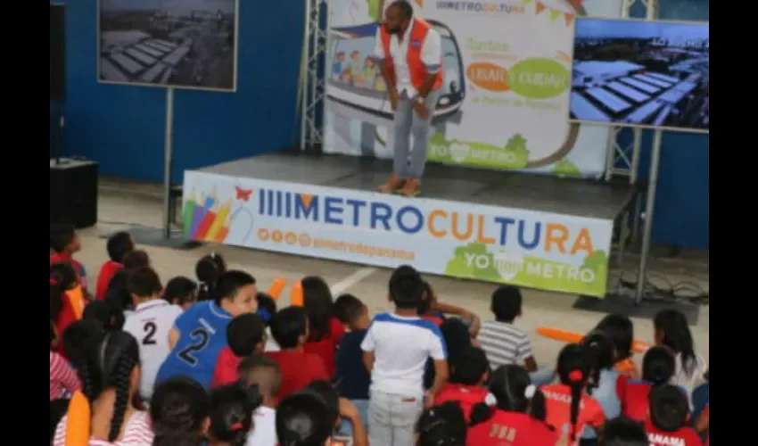 Son divertidas las charlas acerca del metro. Foto: Cortesía