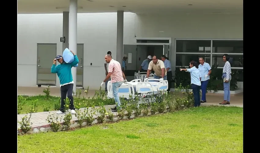 Traslados se hicieron al nuevo hospital Anita Moreno.