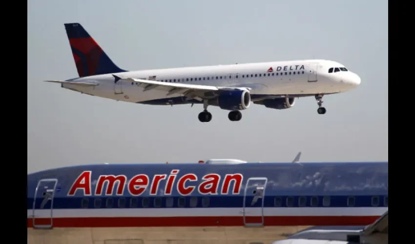 Las condiciones climatológicas también han retrasado salida de vuelo. 