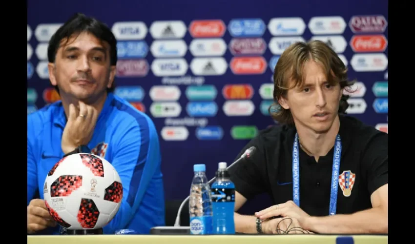 Zlatko Dalic junto a Lika Modric./AP