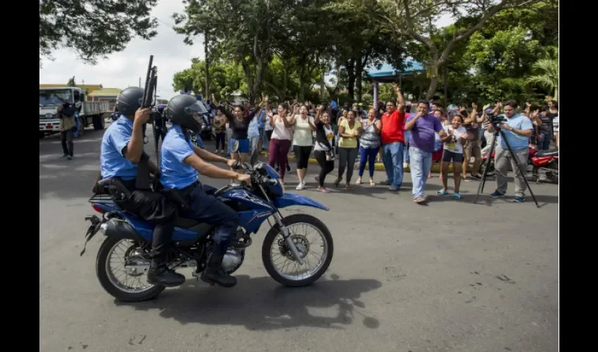 Las protestas y enfrentamientos no cesan. Foto: EFE