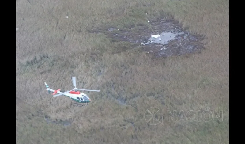 Restos de la avioneta accidentada. Foto cedida a EFE