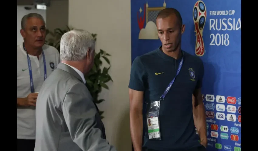 El defensa de Brasil, Joao Miranda participó en una rueda de prensa en el estadio Kazan Arena. EFE