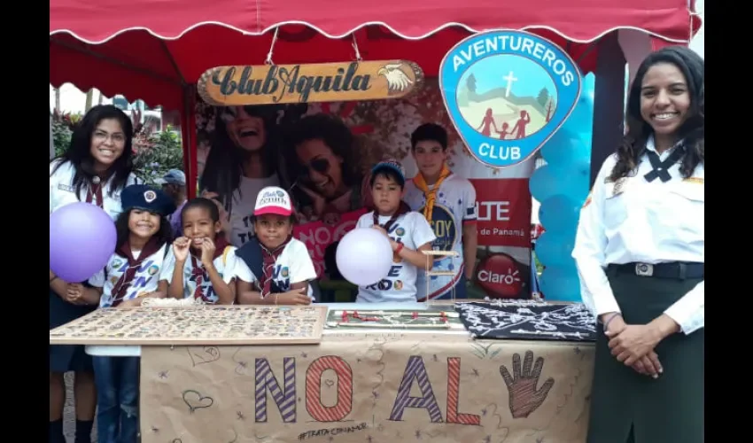 Estudiantes participan de la feria de salud del Colegio Adventista de La Chorrera. Foto: Santos J. Oliveros C. 