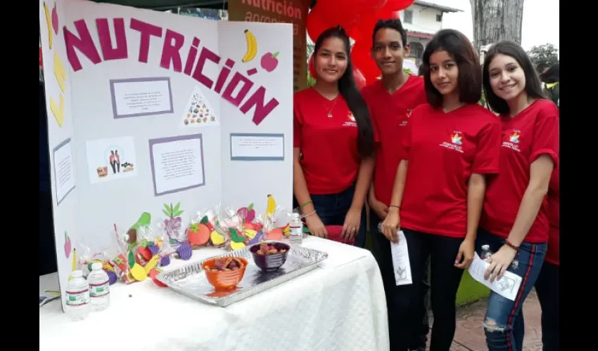 Estudiantes participan de la feria de salud del Colegio Adventista de La Chorrera. Foto: Santos J. Oliveros C. 