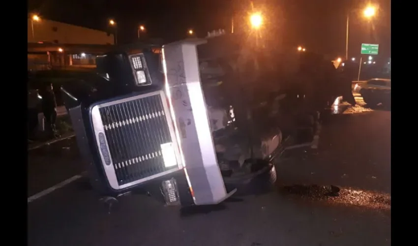 Accidente de tránsito en Autopista Panamá-Colón. 