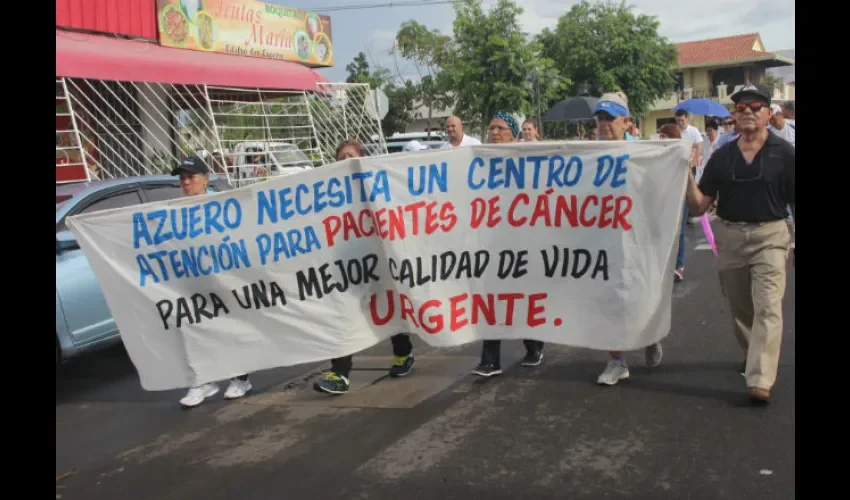 Los pacientes han realizado marchas y reuniones con el fin de lograr la apertura de la clínica oncológica en Azuero. 