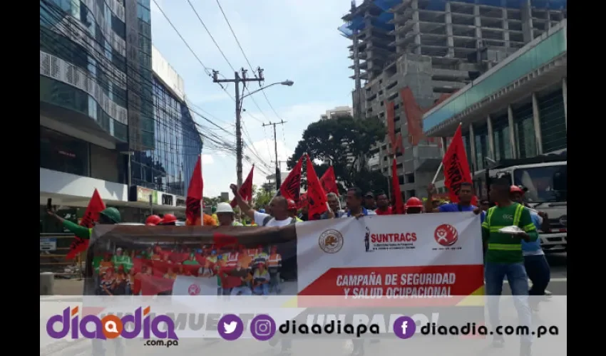 Los obreros finalizaron el lanzamiento de la campaña con una caminata. Foto: Jesús Simmons