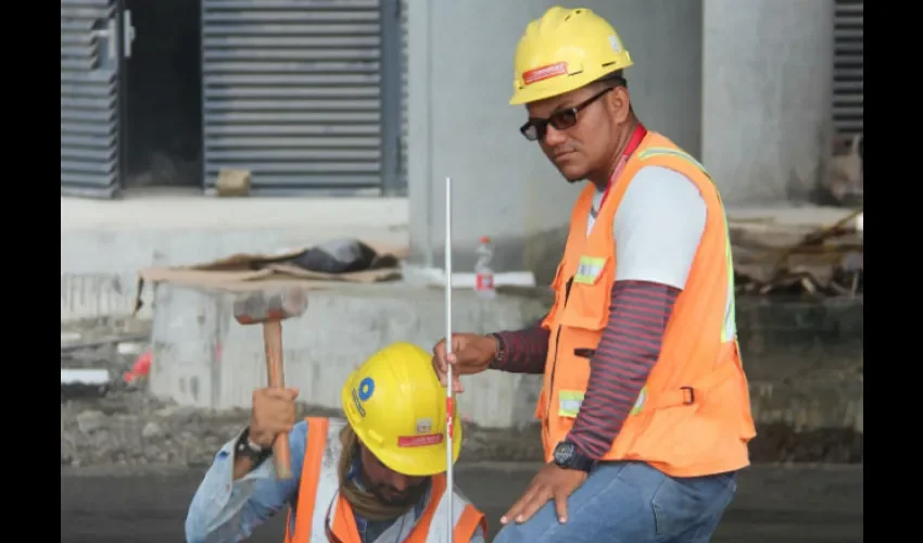 Es un trabajador luchador y que le gusta mucho su labor. Fotos: Yanelis Domínguez