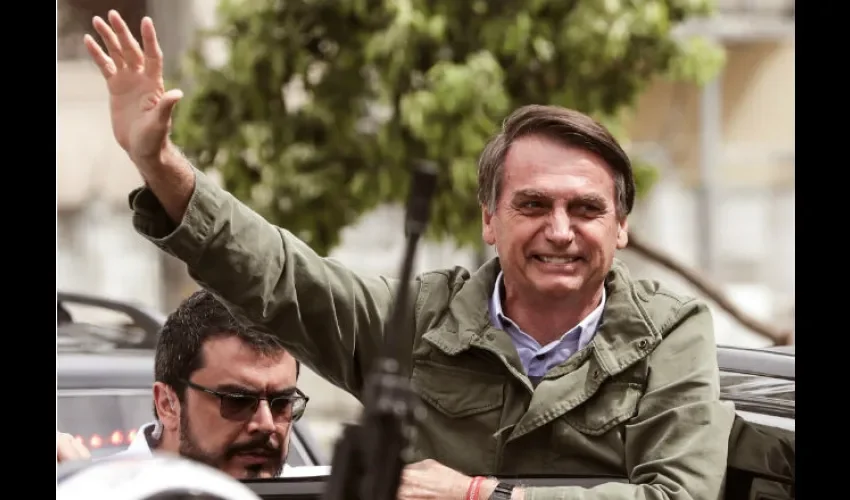 Bolsonaro niega una intervención militar en Venezuela.