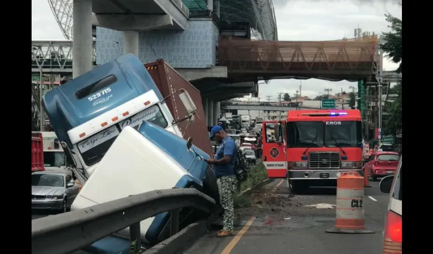 Acccidente de tránsito en Las 500 de San Miguelito. 