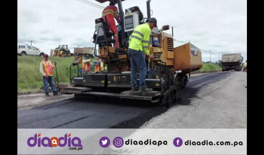 En Vacamonte se hizo la calle con plástico y se hará otra en Chiriquí. Foto: Cortesía MOP