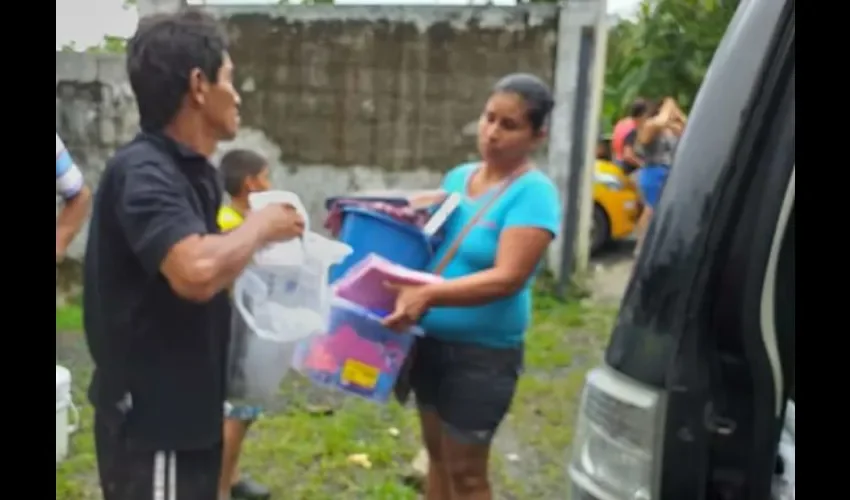 Foto ilustrativa del apoyo a las familias damnificadas. 