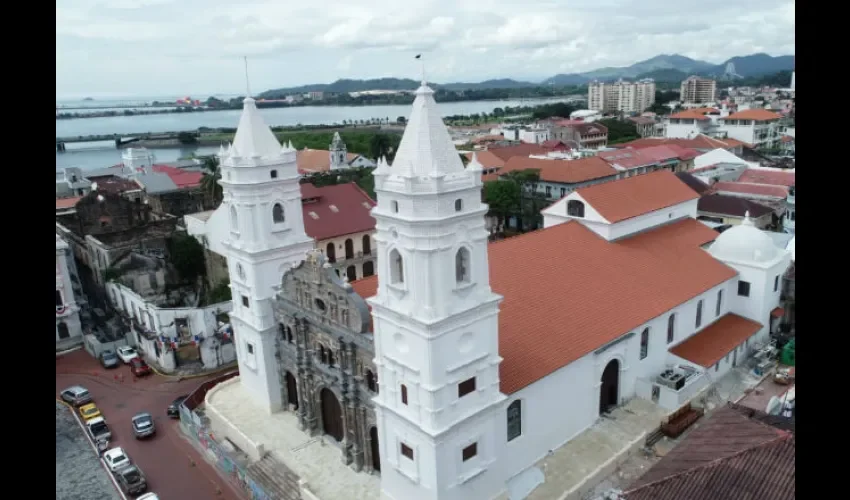  Catedral Basílica Santa María La Antigua.