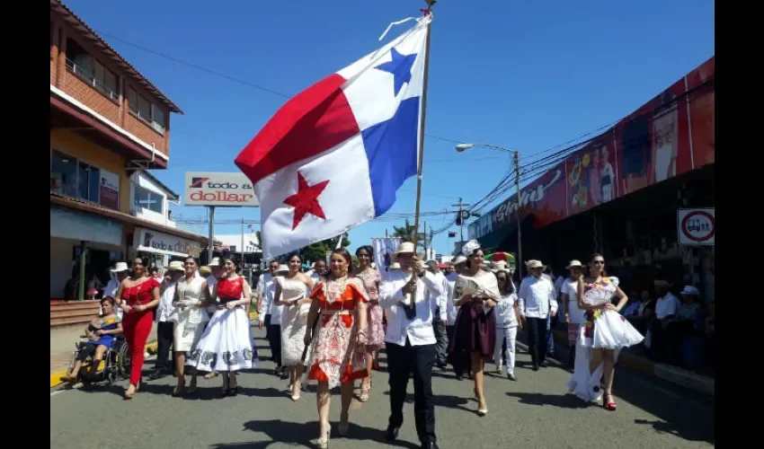 Desfile del 8 de noviembre. 