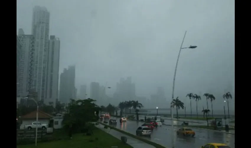 Foto ilustrativa del Corredor Norte inundado. Cortesía: @traficocpanama 