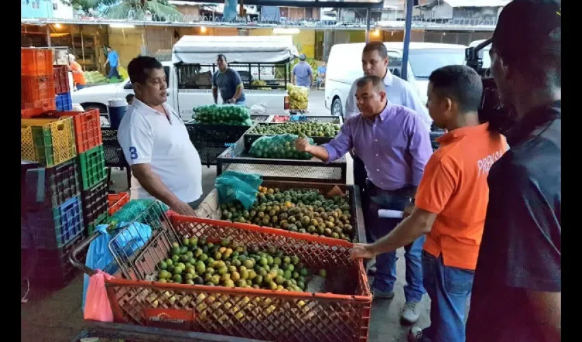 Sucio, húmedo y con un aspecto deplorable tiene el mercado de abastos. Foto: Archivo