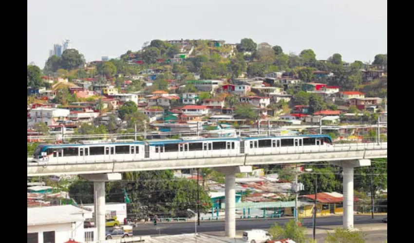 Le van a legalizar los terrenos donde construyeron sus viviendas. Foto: Archivo