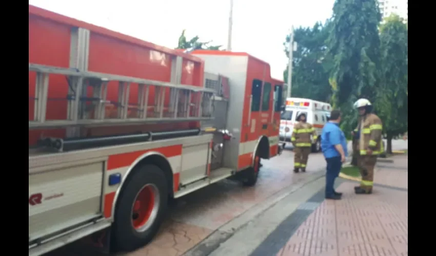 Bomberos atienden emergencia en Punta  Pacífica.