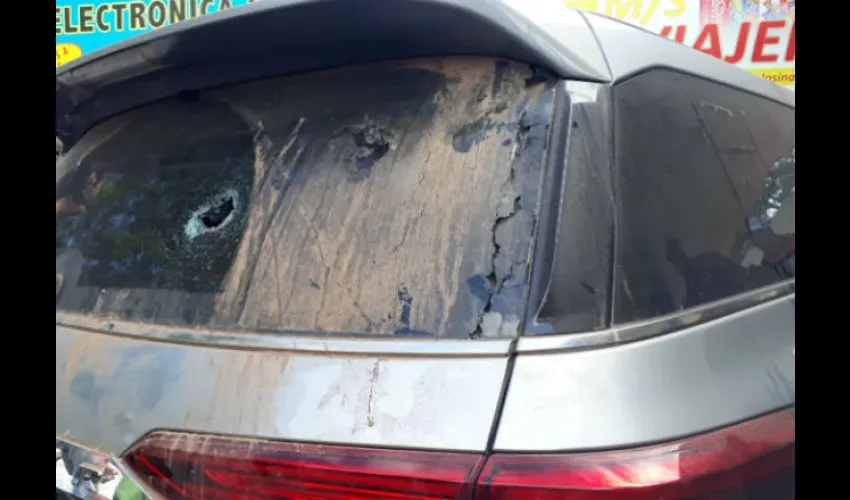 Así quedó el auto del ministro Carles. Foto: Thays Domínguez 