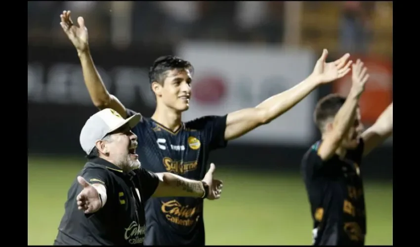  Diego Armando Maradona está en su primera campaña con los Dorados.