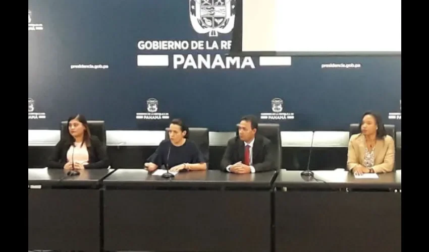 Foto ilustrativa de la conferencia de prensa. 